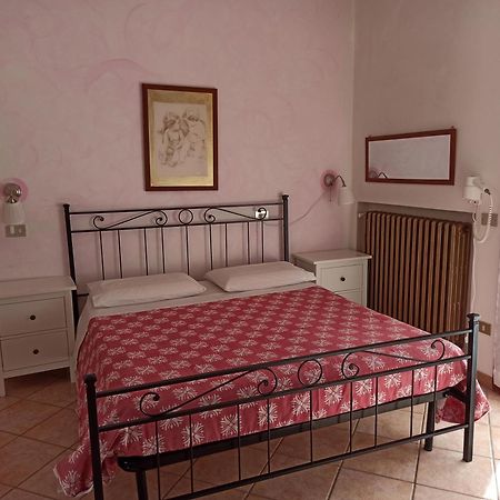 Agriturismo La Quiete Roncofreddo Δωμάτιο φωτογραφία